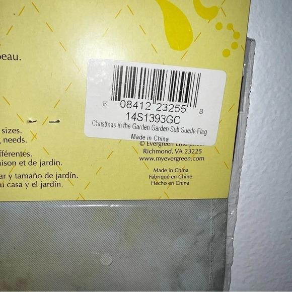 Holliday Garden flags, NWT,set of two, Christmas in the garden and Welcome Santa - Picture 3 of 5